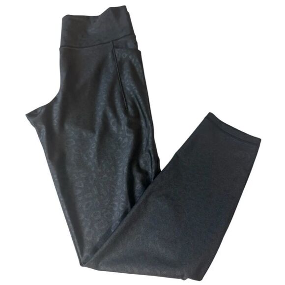 Athleta Salutation Stash Embossed 7/8 Tights – Size M - Picture 2 of 6